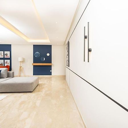 Modern 2Br Retreat In Marina Sale Luxury Living Lägenhet Hajja Exteriör bild