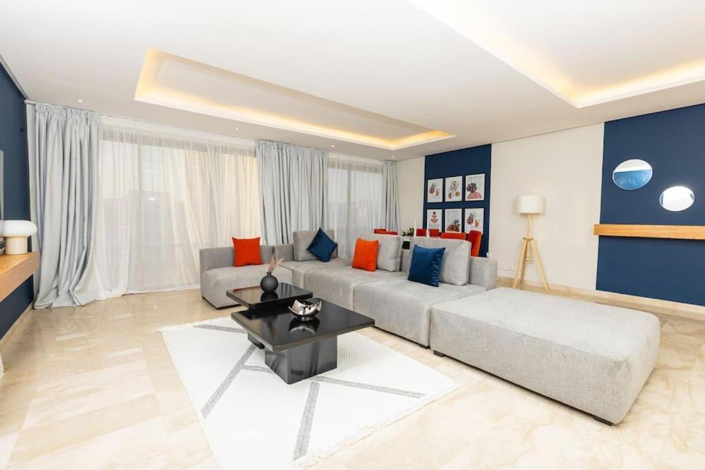 Modern 2Br Retreat In Marina Sale Luxury Living Lägenhet Hajja Exteriör bild